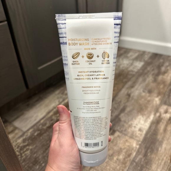 Fresh Getaway Bath & Body Works Moisturizing Body Wash - Picture 2 of 2